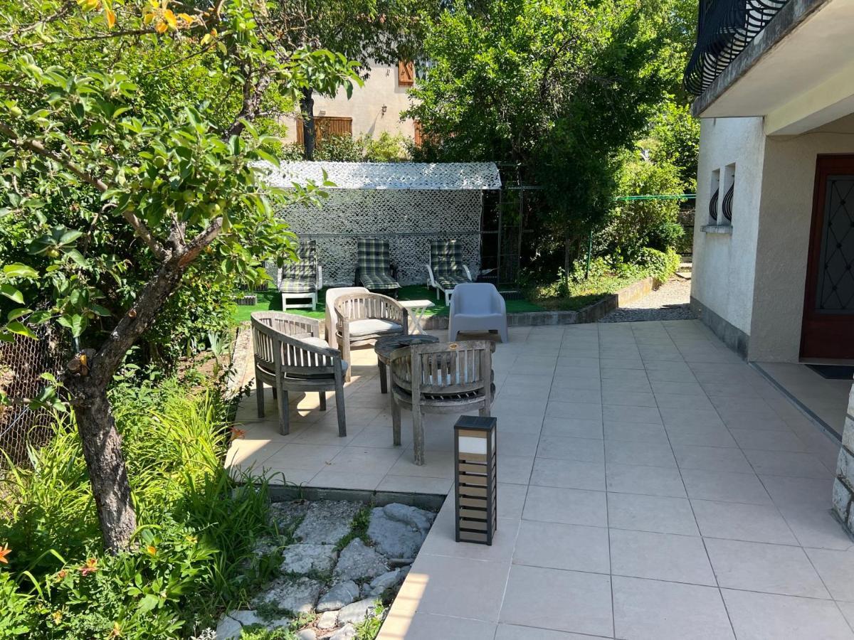 Bnb Castellane Chambre D'Hotes B&B Exterior photo