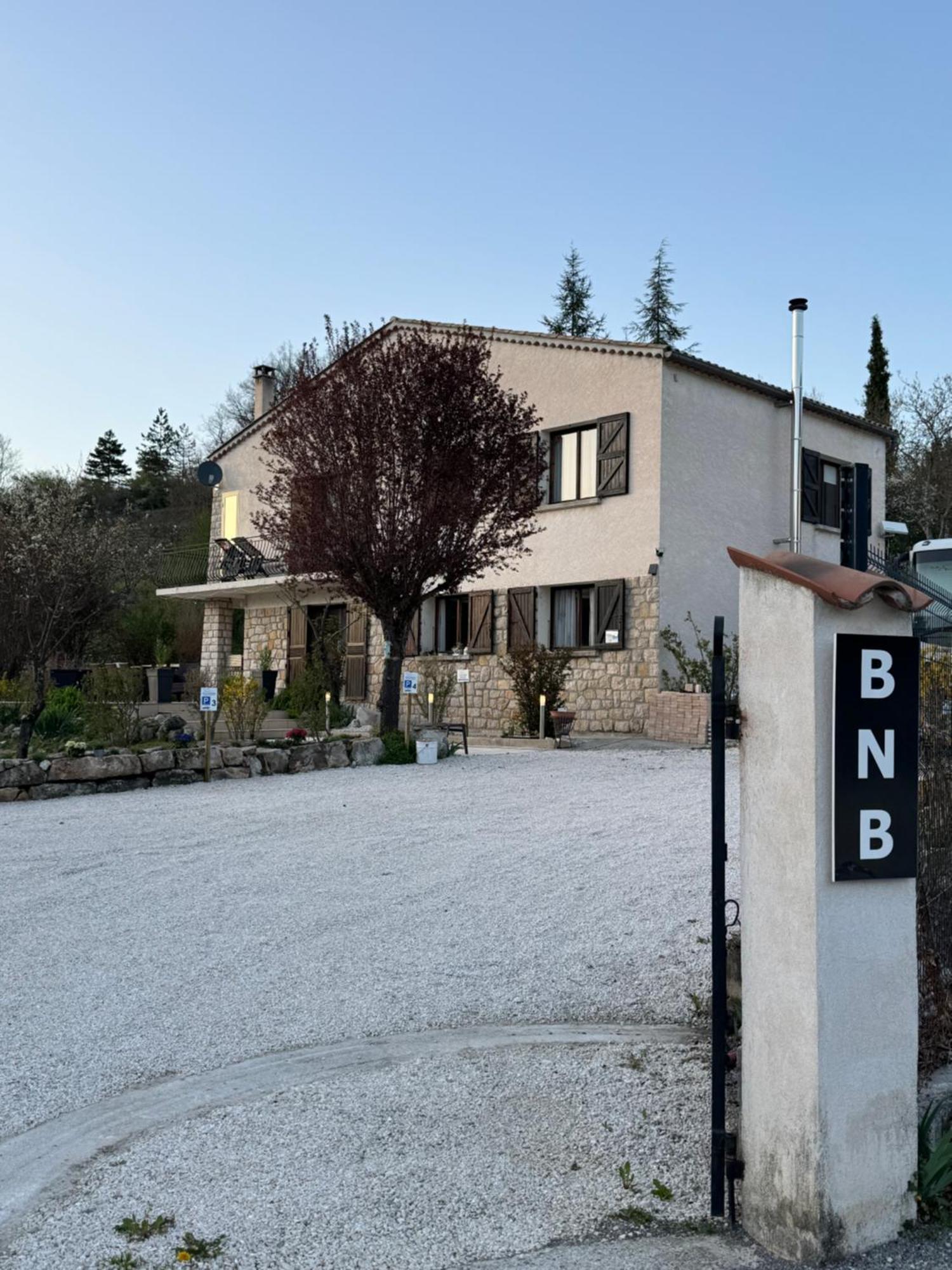 Bnb Castellane Chambre D'Hotes B&B Exterior photo