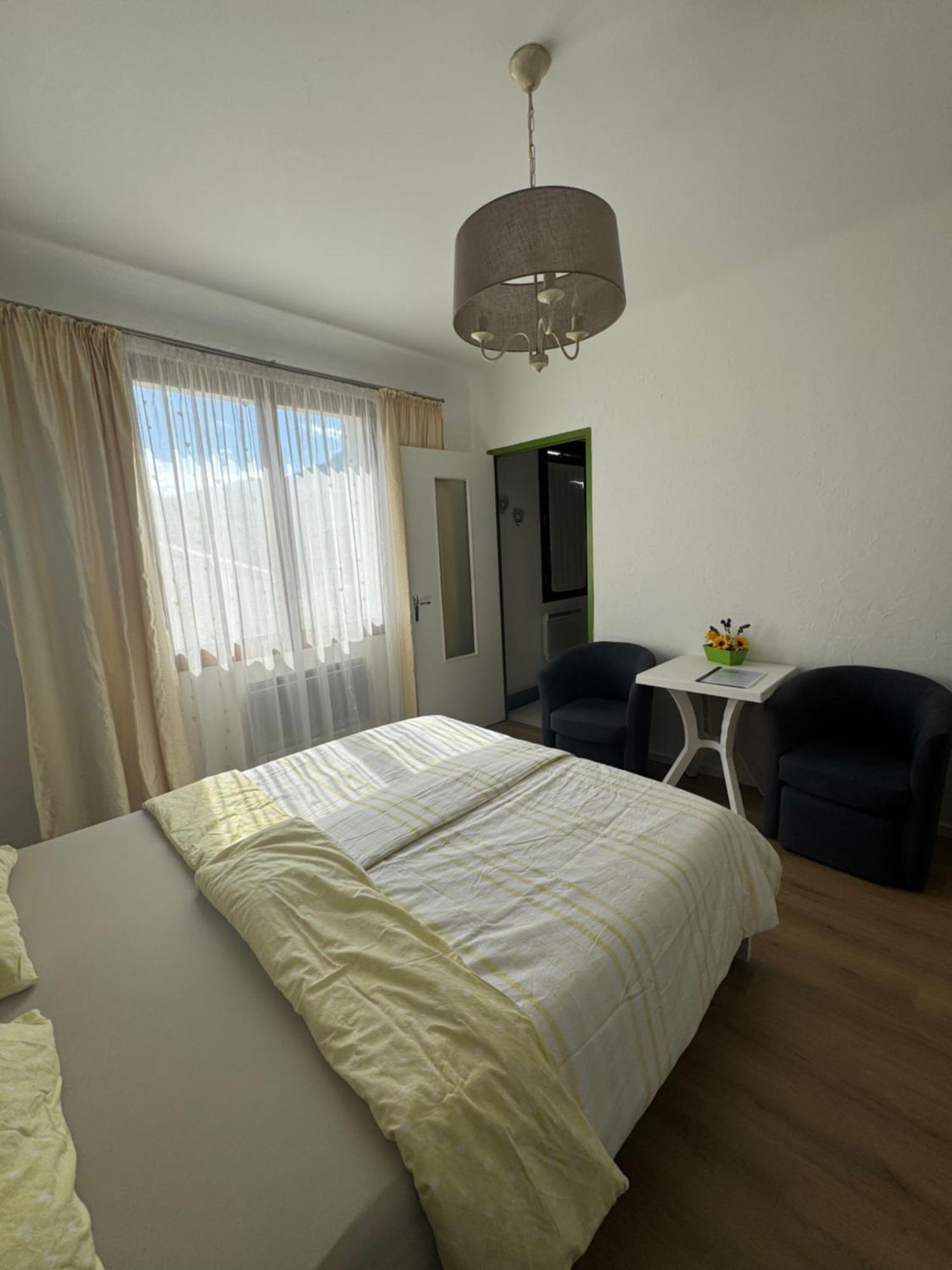 Bnb Castellane Chambre D'Hotes B&B Exterior photo