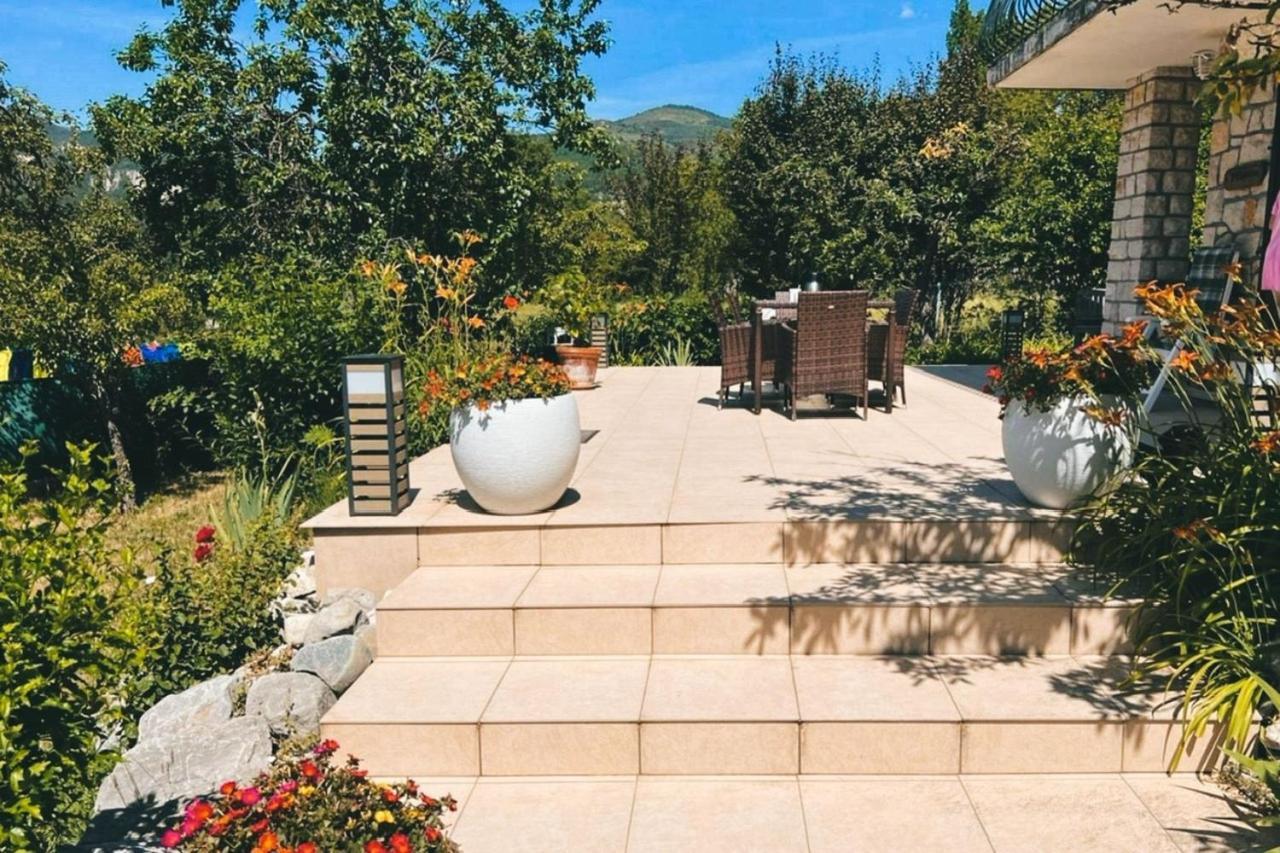 Bnb Castellane Chambre D'Hotes B&B Exterior photo