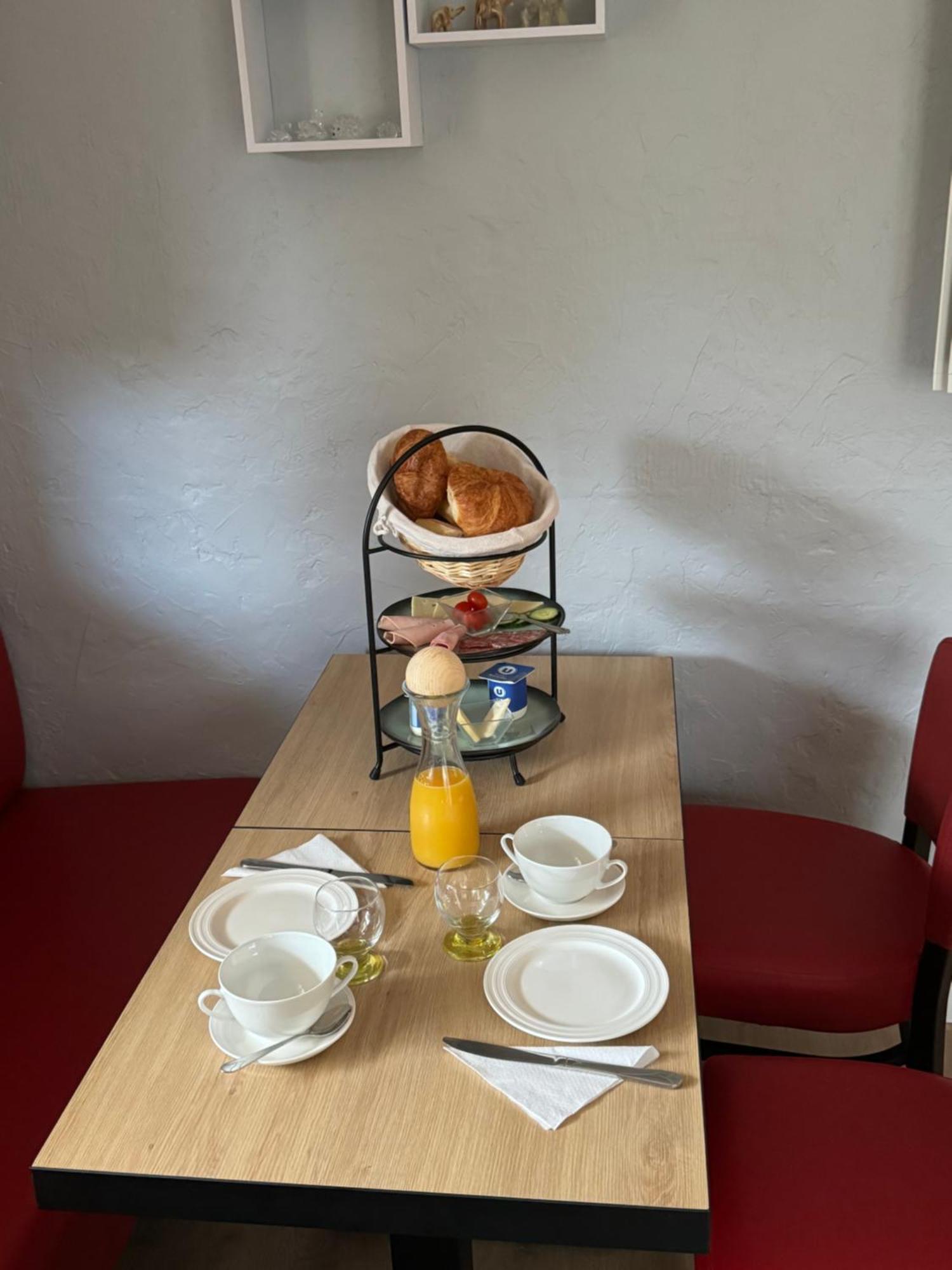 Bnb Castellane Chambre D'Hotes B&B Exterior photo