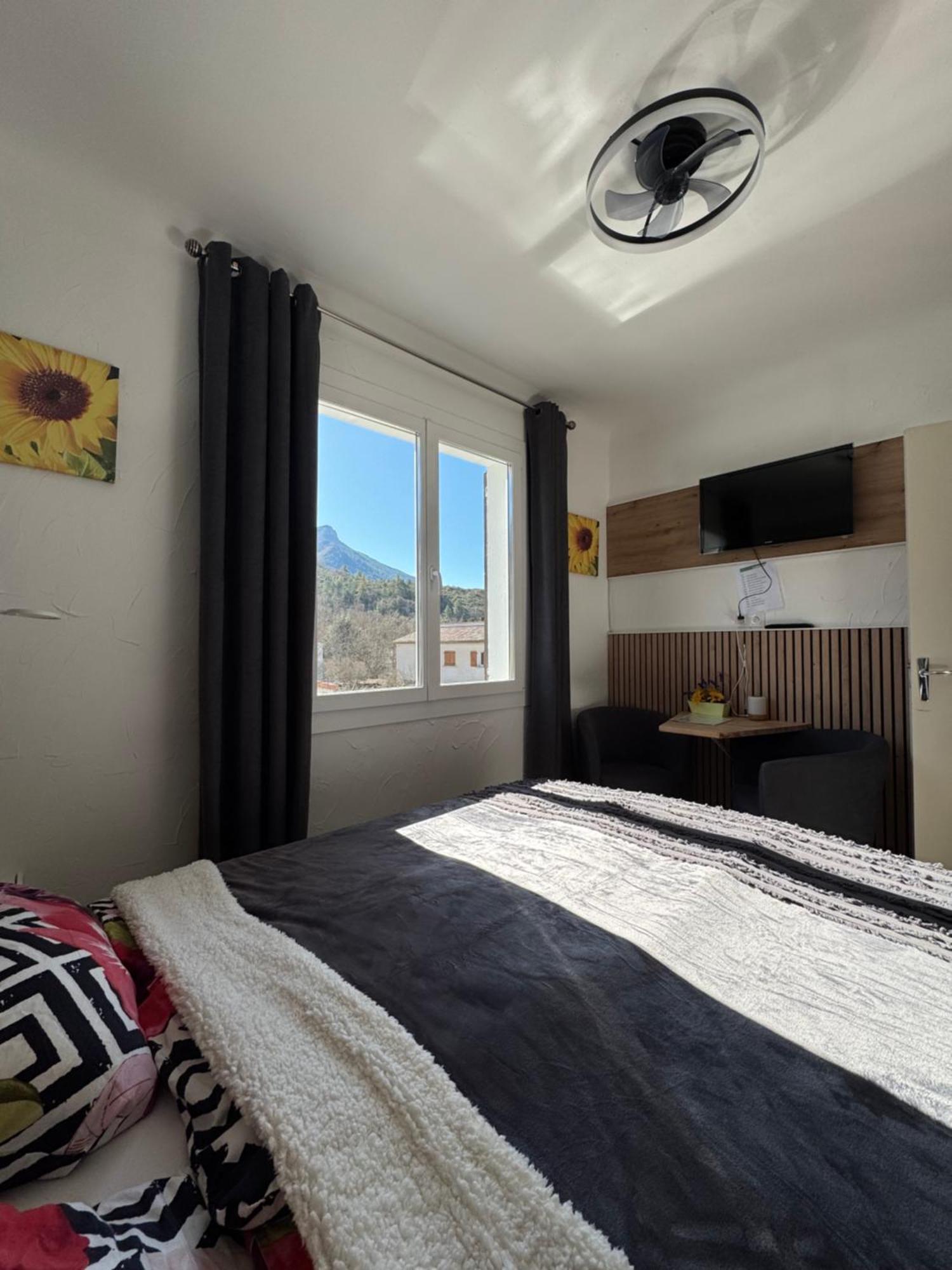 Bnb Castellane Chambre D'Hotes B&B Exterior photo